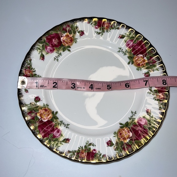 SALAD / DESERT PLATE OLD COUNTRY ROSES ROYAL ALBERT BONE CHINA ENGLAND 1962 VTG - Picture 8 of 12